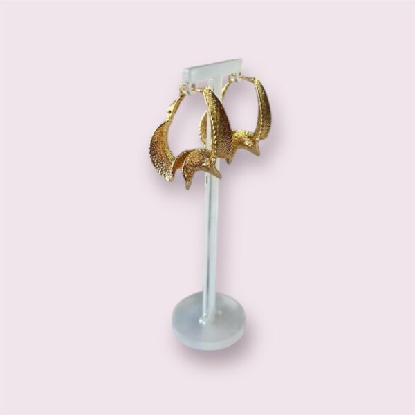 Daniella Hoops