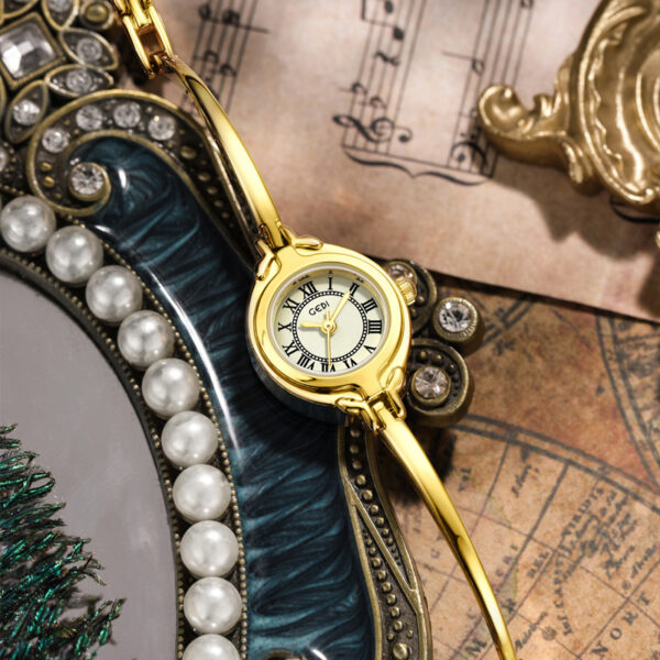 Gold Good-looking Thin Strap Quartz Watch - Image 5