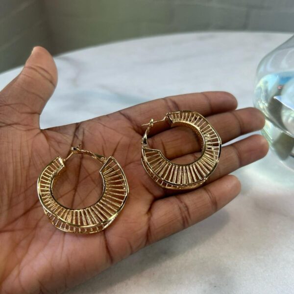 Fashionable Gold Hoops - Image 2