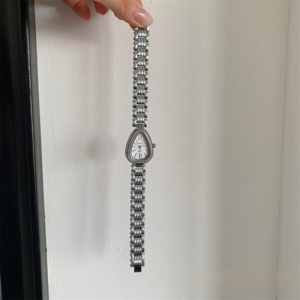 Golden Snake Head Gorgeous Chain Watch Women - Image 3