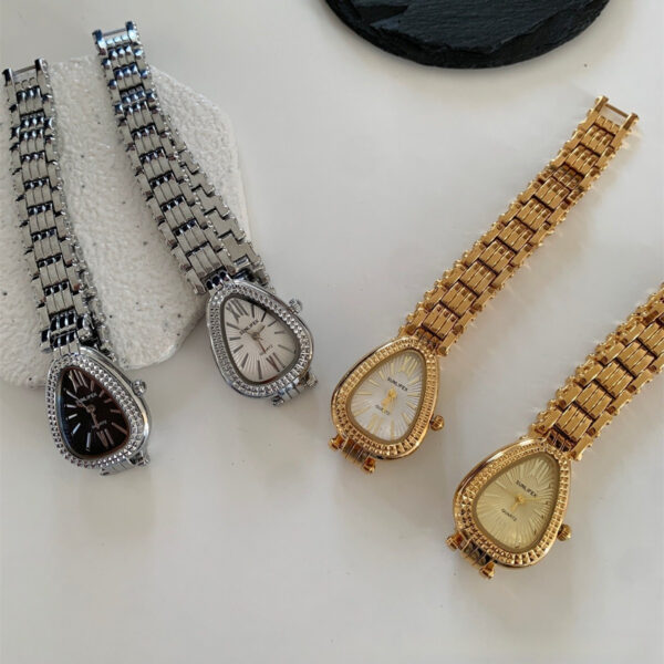 Golden Snake Head Gorgeous Chain Watch Women - Image 4