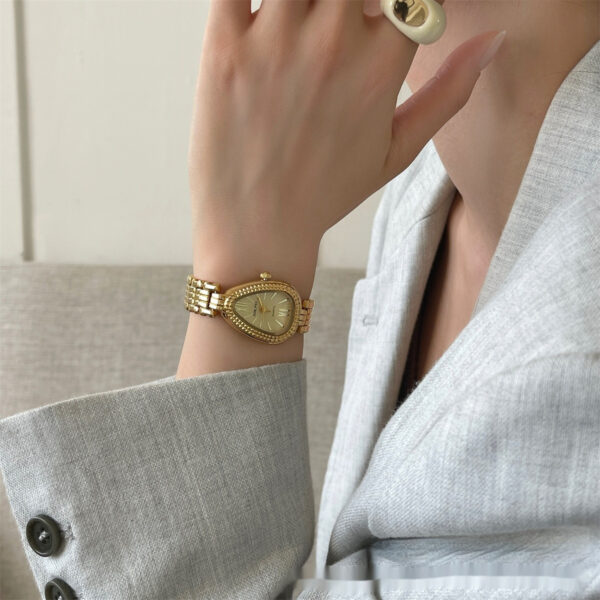 Golden Snake Head Gorgeous Chain Watch Women - Image 2
