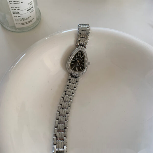 Golden Snake Head Gorgeous Chain Watch Women - Image 8