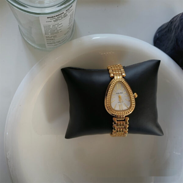 Golden Snake Head Gorgeous Chain Watch Women - Image 10