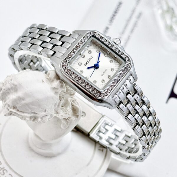 Classic Retro Square Waterproof Women's Diamond-embedded Watch - Image 7