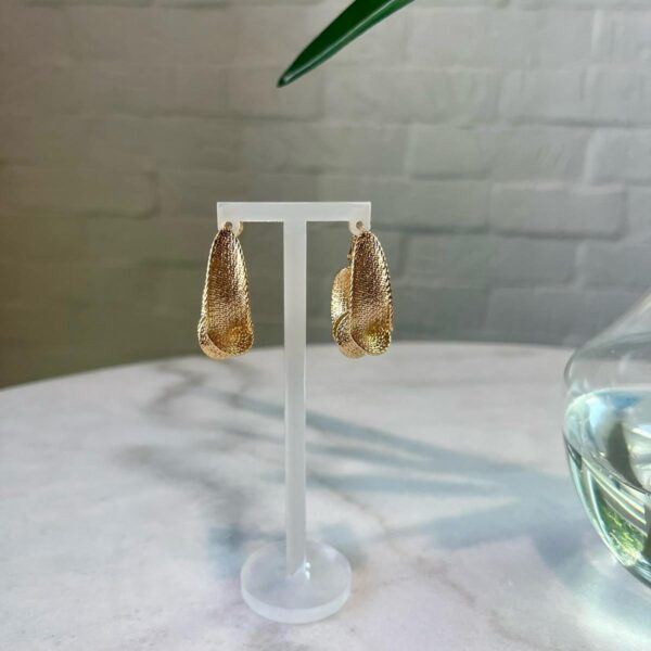 Fashionable Gold Earrings - Image 2