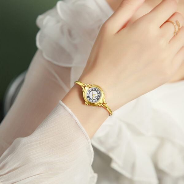 Gold Good-looking Thin Strap Quartz Watch - Image 4